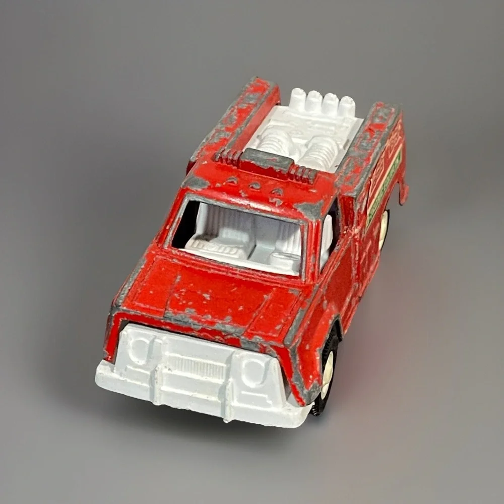 VTG 70's Tootsie Toy Bio-tonic Equipment‎ Red Fire Engine Tank